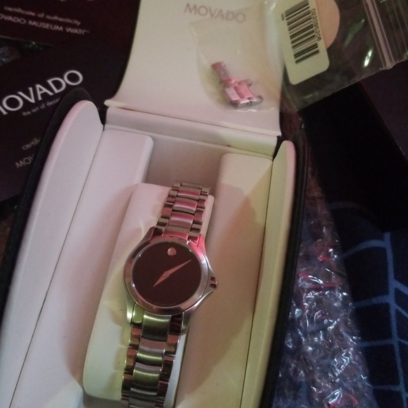 Watch - Picture 2 of 3